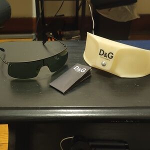 D&G Vintage Y2K Shield Sunglasses with case